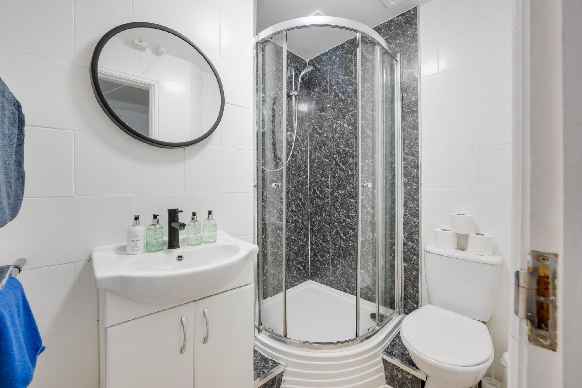2 Bedroom Apartment For Up To 6 Nr Centre Cardiff Eksteriør billede